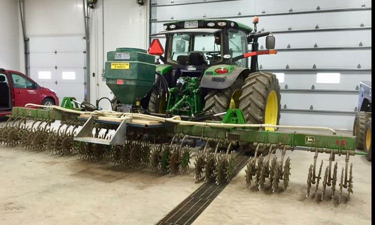 Double wheel rotary hoe element